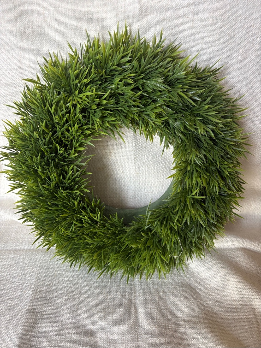 9” Lush Green Faux Grass Wreath - Picture 2 of 3